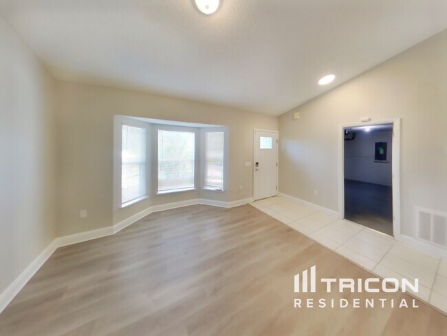 Building Photo - 4201 Castle Ave