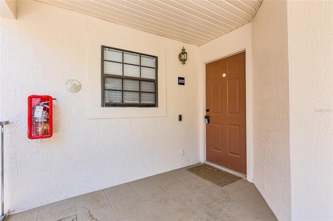 Building Photo - 520 Via Verona Ln