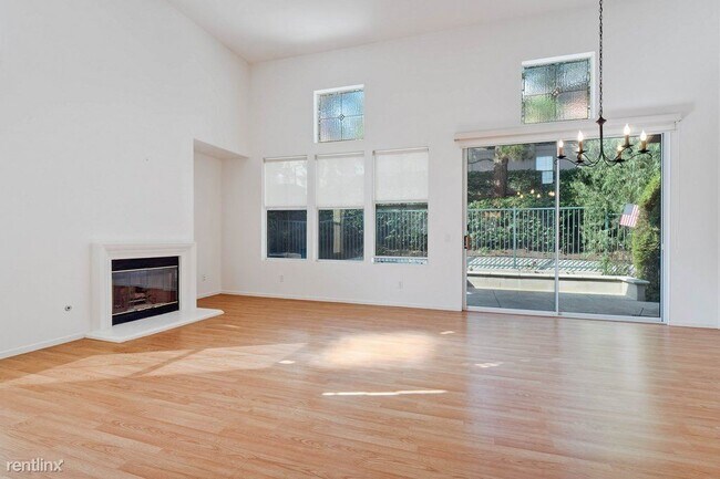 Building Photo - 3 br, 3.5 bath Townhome - 1664 Plover Court