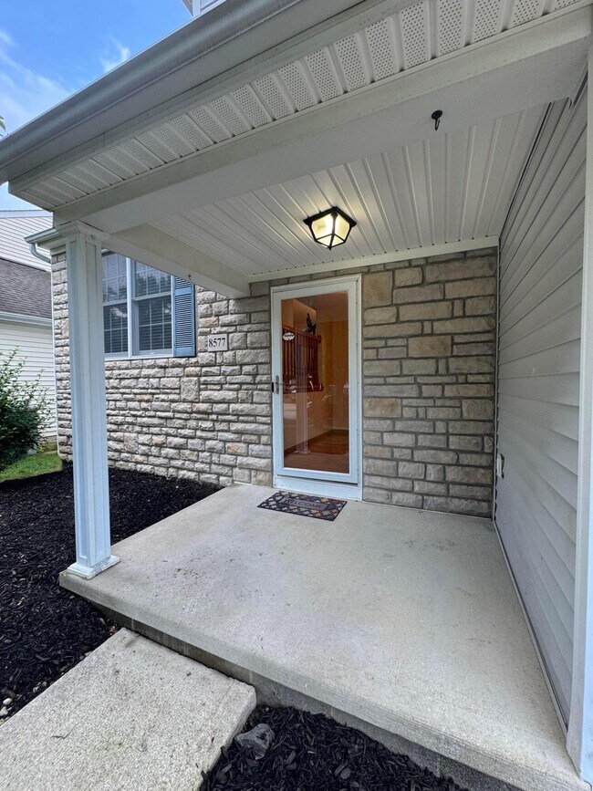 Foto del edificio - 8577 Clover Glade Dr