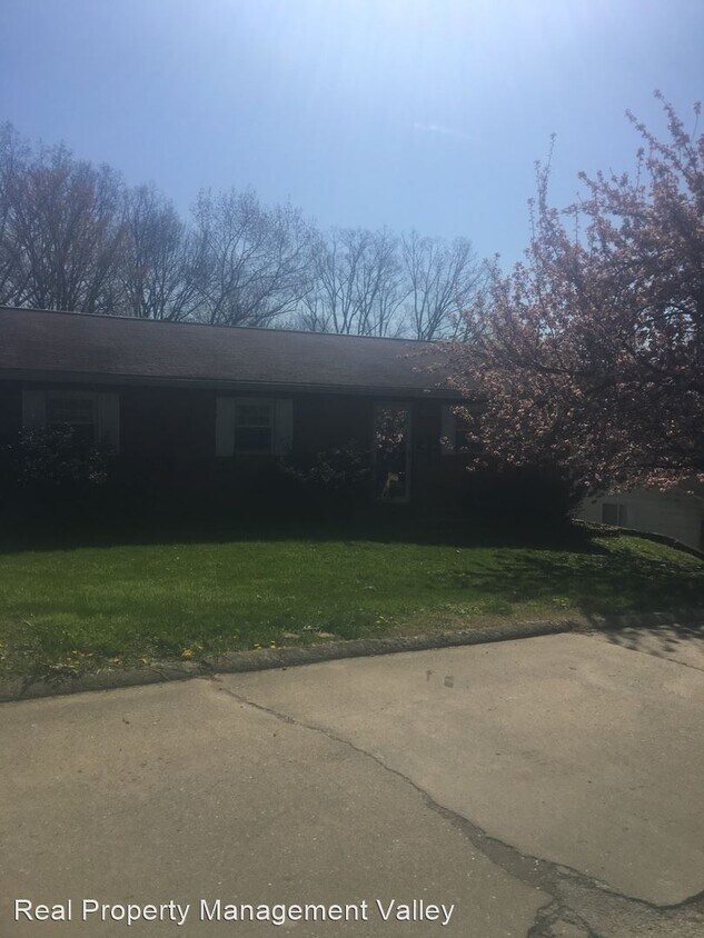 Primary Photo - 3 br, 2.5 bath House - 2313 South Walnut