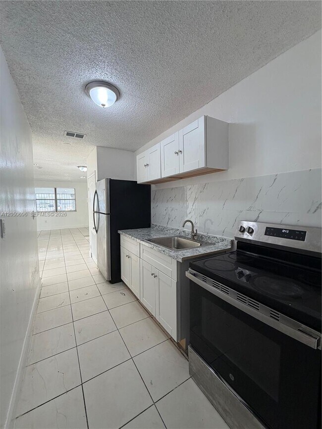 Foto del edificio - 760 NE 131st St