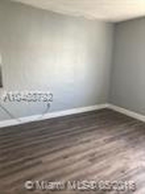 Foto del edificio - 685 84th St