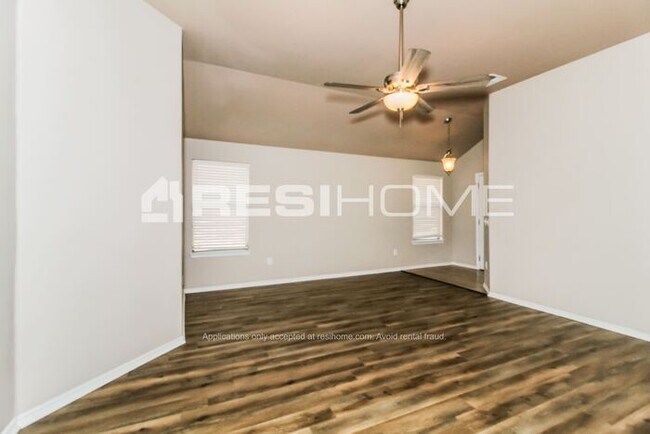 Building Photo - 1713 Everglade Ct