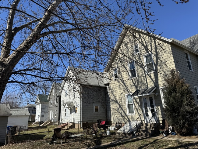 Building Photo - 1618 11th Ave