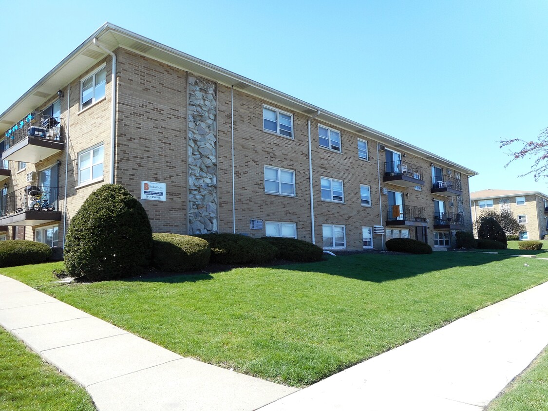 Primary Photo - 520 N Mill Rd