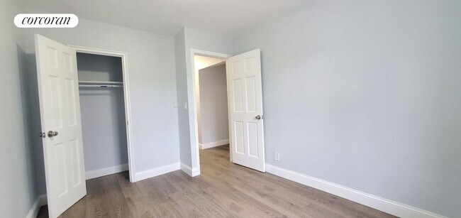 Foto del edificio - 1044 E 211th St