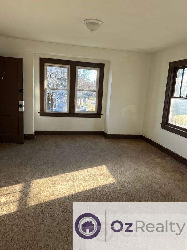 Building Photo - 418 Maumee Ave.