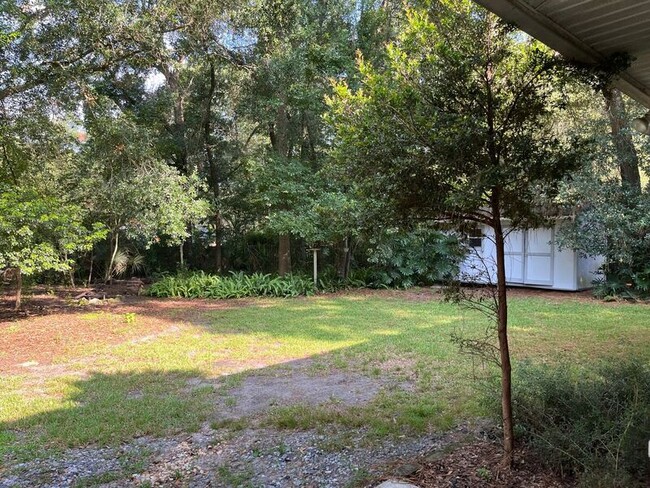 Building Photo - 1191 Deer Lake Cir