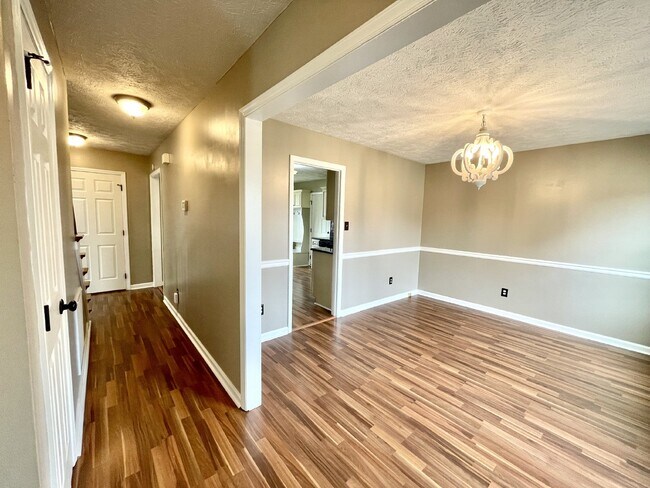 Foto del edificio - 3 Bed, 2 Bath Nest in Hope Mills