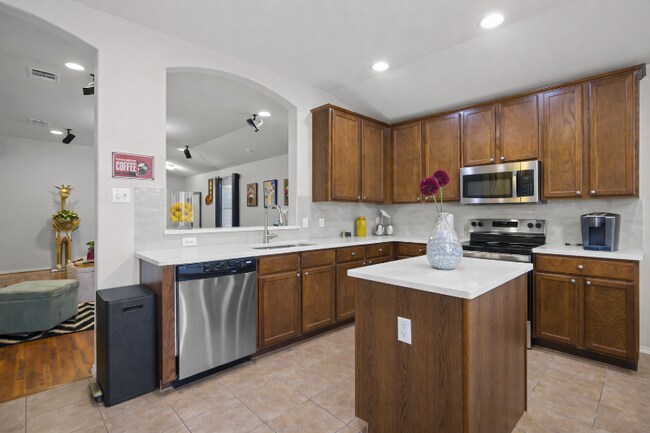 Building Photo - 619 Starlight Dr