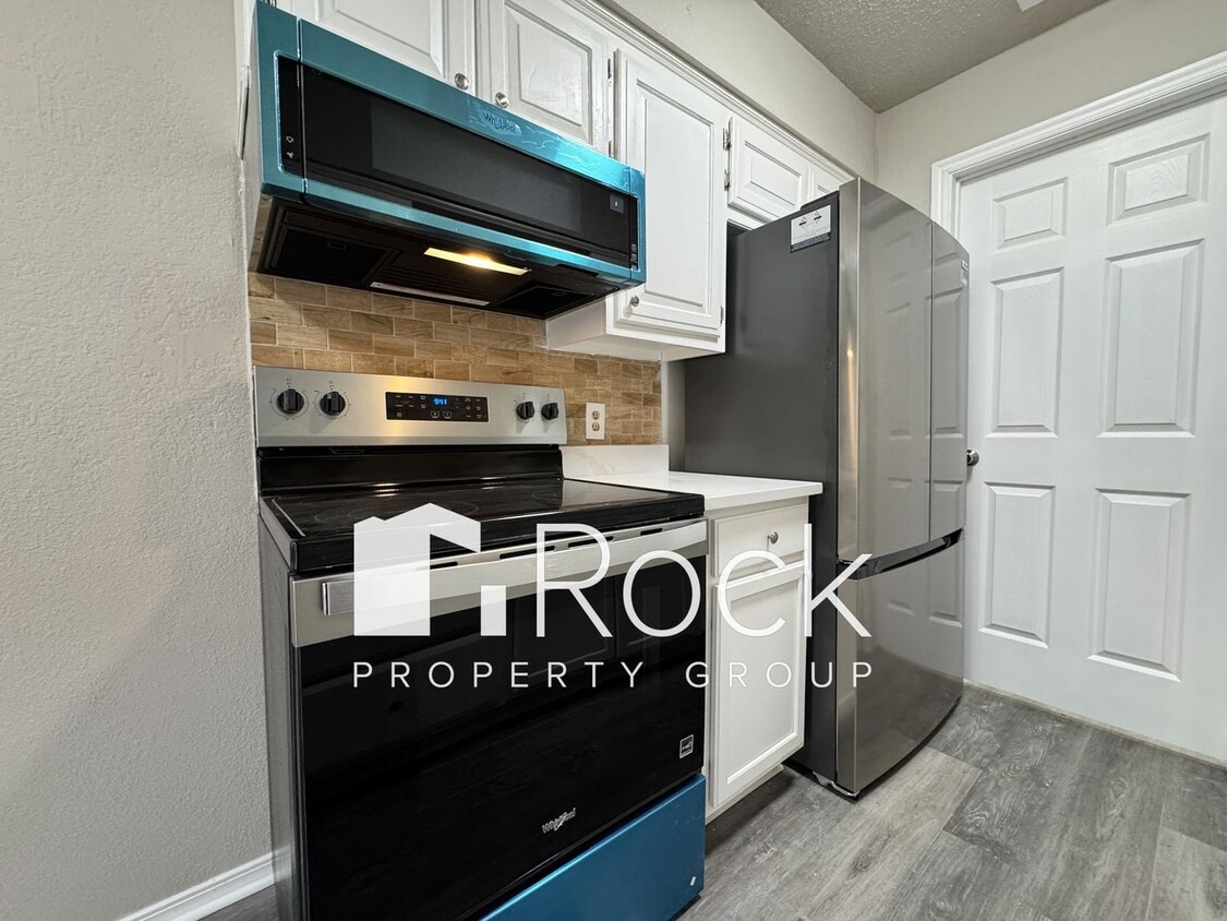3 Bedroom Townhome in West OKC - 3 Bedroom Townhome in West OKC