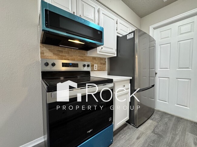 3 Bedroom Townhome in West OKC - 3 Bedroom Townhome in West OKC