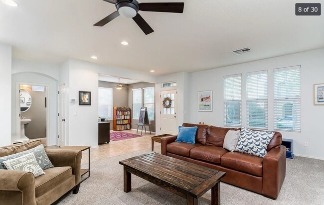 Foto del edificio - 20980 W Court St
