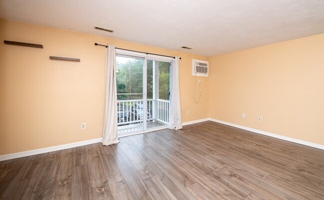 Foto del edificio - 1585 Braley Rd