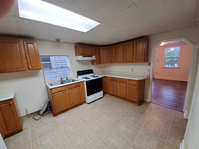 Building Photo - 24 N Kister St