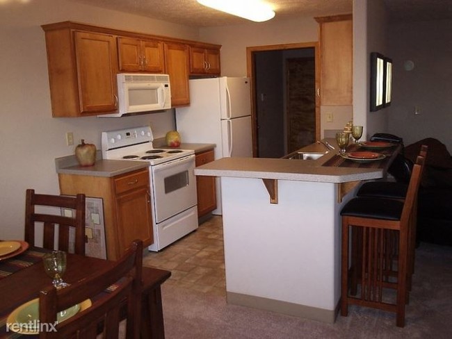 Building Photo - 1801 N Park Dr