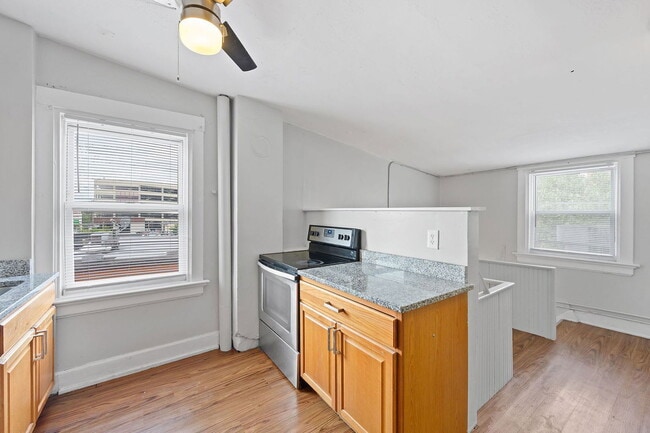 Building Photo - 60 W McMillan St