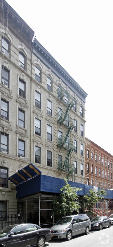 Building Photo - 27 W 129th St