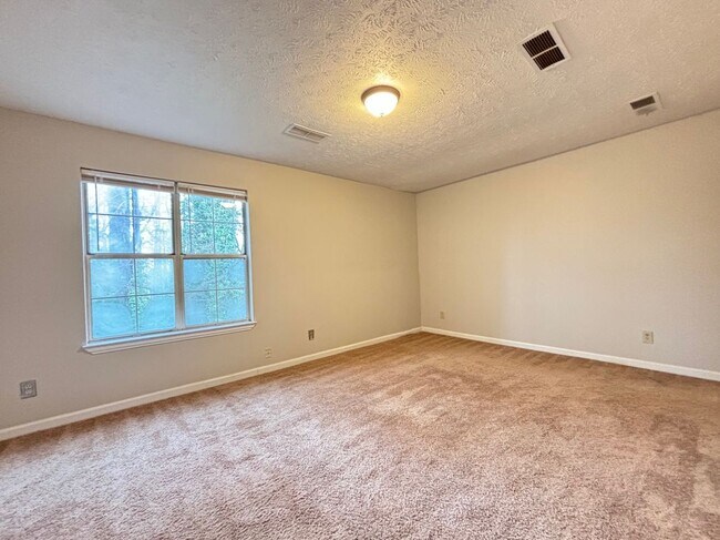 Foto del edificio - 1014 Huntington Trace-