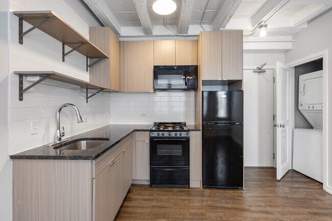 Foto del edificio - 5718 N Winthrop Ave