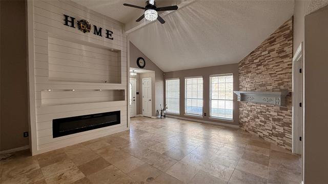 Foto del edificio - 6841 Ashbury Dr