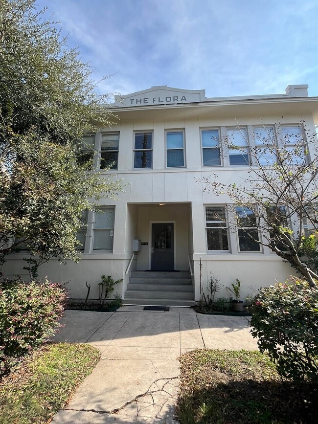 Building Photo - 2905 Albany St