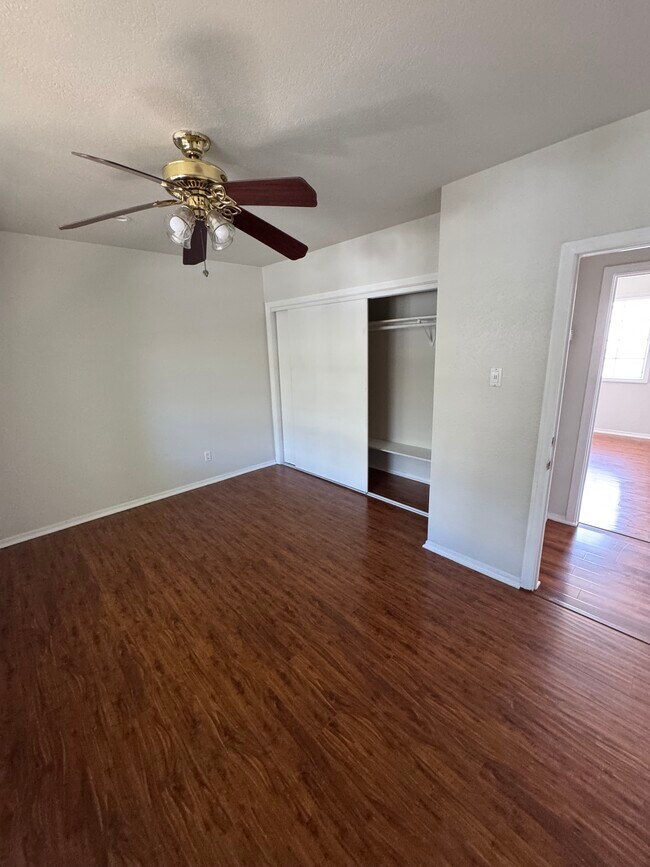 Foto del edificio - 4037 W 23rd St