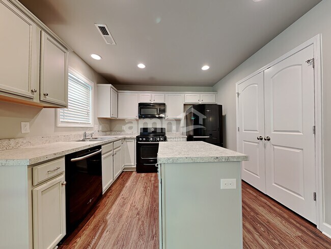 Foto del edificio - 200 N Wentworth Dr