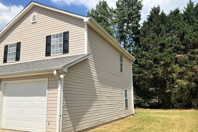 Foto del edificio - 284 Woodbridge Dr