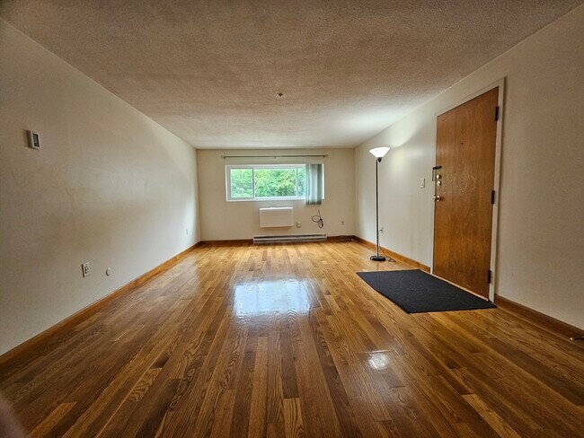 Foto del edificio - 150 Barham Ave