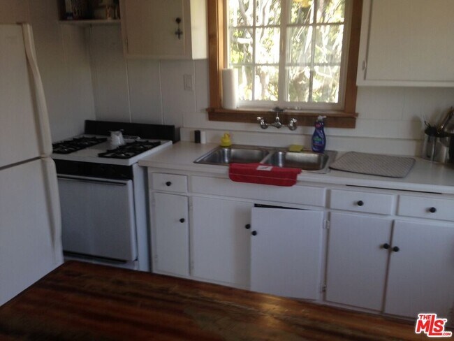 Foto del edificio - 22844 Pacific Coast Hwy