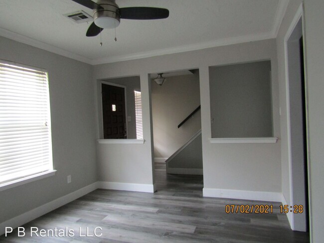 Building Photo - 2 br, 2.5 bath House - 4546 NE Arlington A...