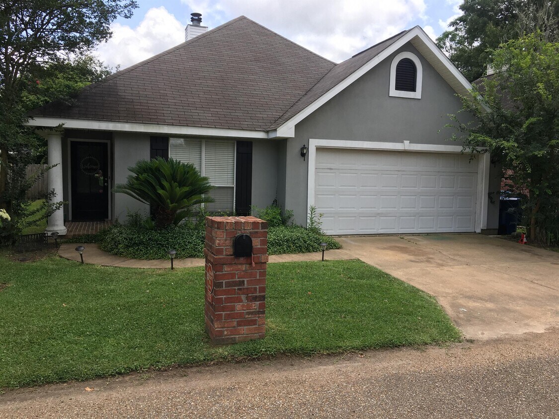 Primary Photo - 123 Cane Ridge Cir