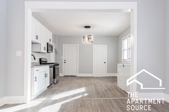 Building Photo - 2659 W Homer St