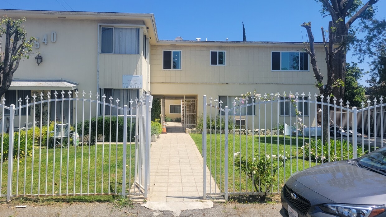Primary Photo - 5540 Mammoth Ave