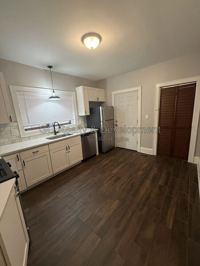 Foto del edificio - 2326 W 25th St