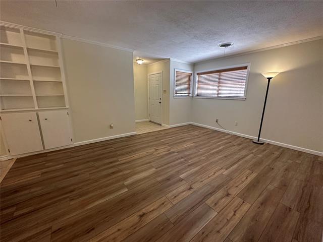 Building Photo - 2409 Sylvan Dr