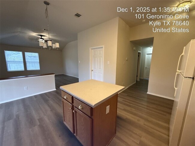 Building Photo - 101 Geronimo Cove