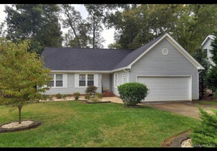 Building Photo - 2024 Hilltop Rd