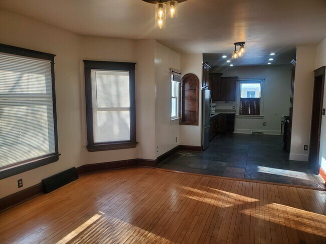 Foto del edificio - 203/205 N Spring St