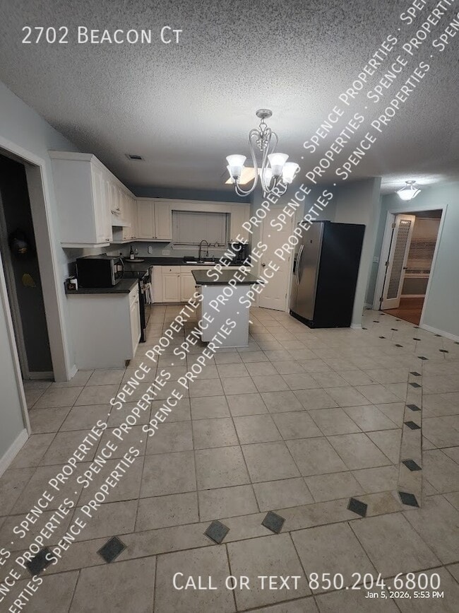 Building Photo - 2702 Beacon Ct