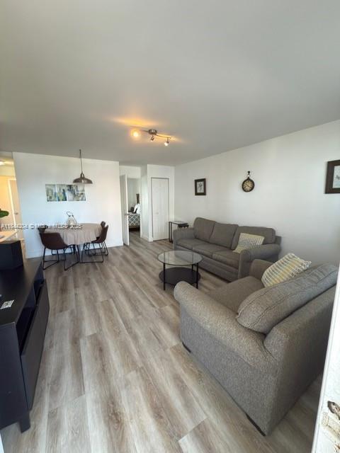 Foto del edificio - 7904 West Dr