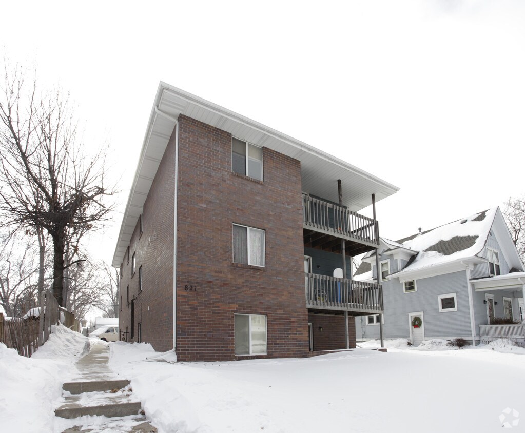 Building Photo - 821 A St