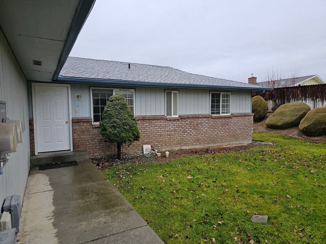 Foto principal - Duplex in West Valley!