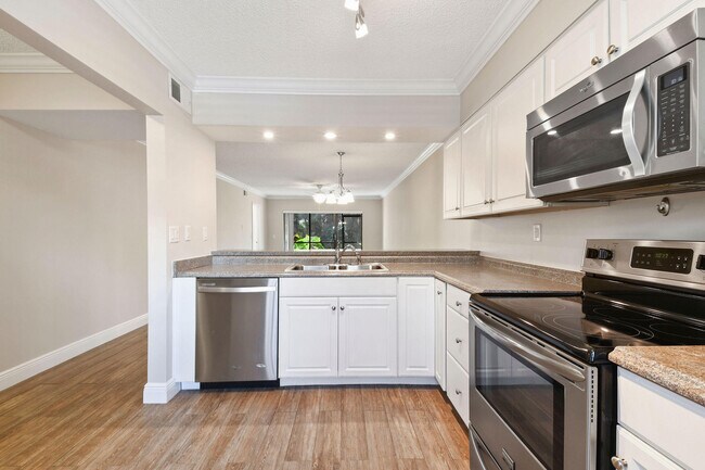 Building Photo - 2101 Sabal Ridge Ct