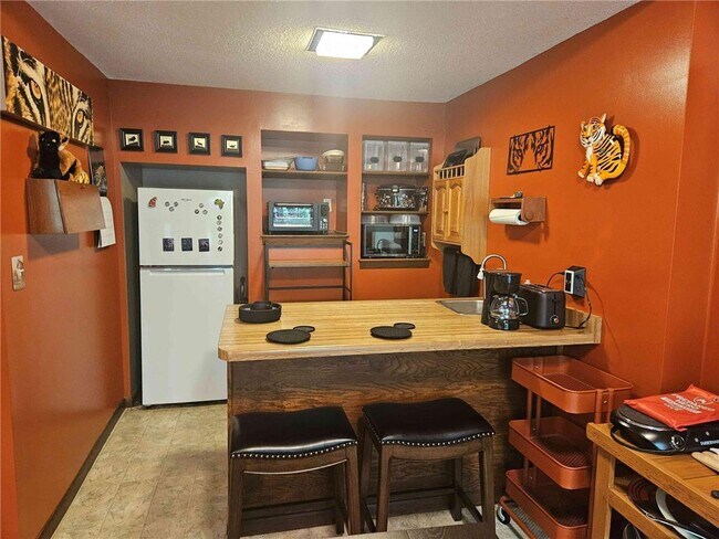 Building Photo - 608 Chateau Cir