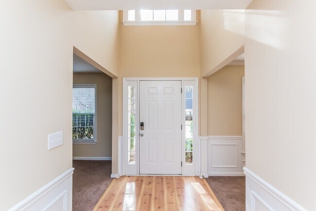 Building Photo - 1040 Deer Hollow Dr