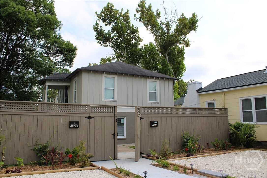 Foto principal - 732 E 38th St