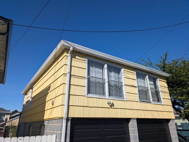 Foto del edificio - 1716 Marin St